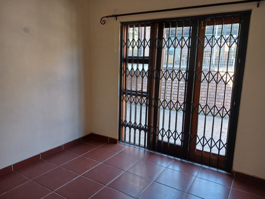 To Let 4 Bedroom Property for Rent in Schoemansville North West